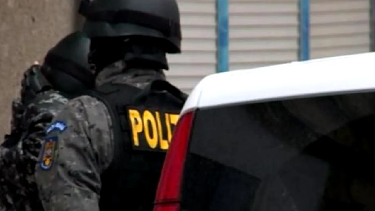 130 de percheziţii au fost făcute de poliţişti la suspecţi de infracţiuni economice