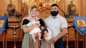 Un nou trend în SUA: Mulţi bărbaţi tineri se convertesc la Biserica Ortodoxă. Preoţii ortodocşi intenţionează acum să deschidă noi parohii pentru a găzdui „tsunami-ul” de tineri care s-au convertit 