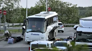 Cel puţin trei persoane au murit şi alte 30 au fost rănite în urma unui accident rutier în Praga