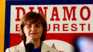 Lipă: Fotbaliştii de la Dinamo ar trebui să se gândească mai întâi la performanţe şi apoi la bani