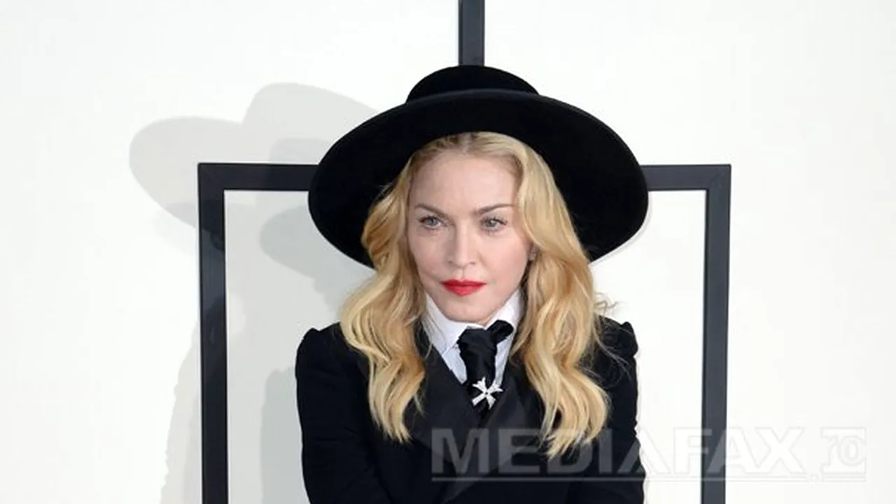 Madonna a dezvăluit că a fost în patul lui Donald Trump, atunci când a pozat pentru o revistă