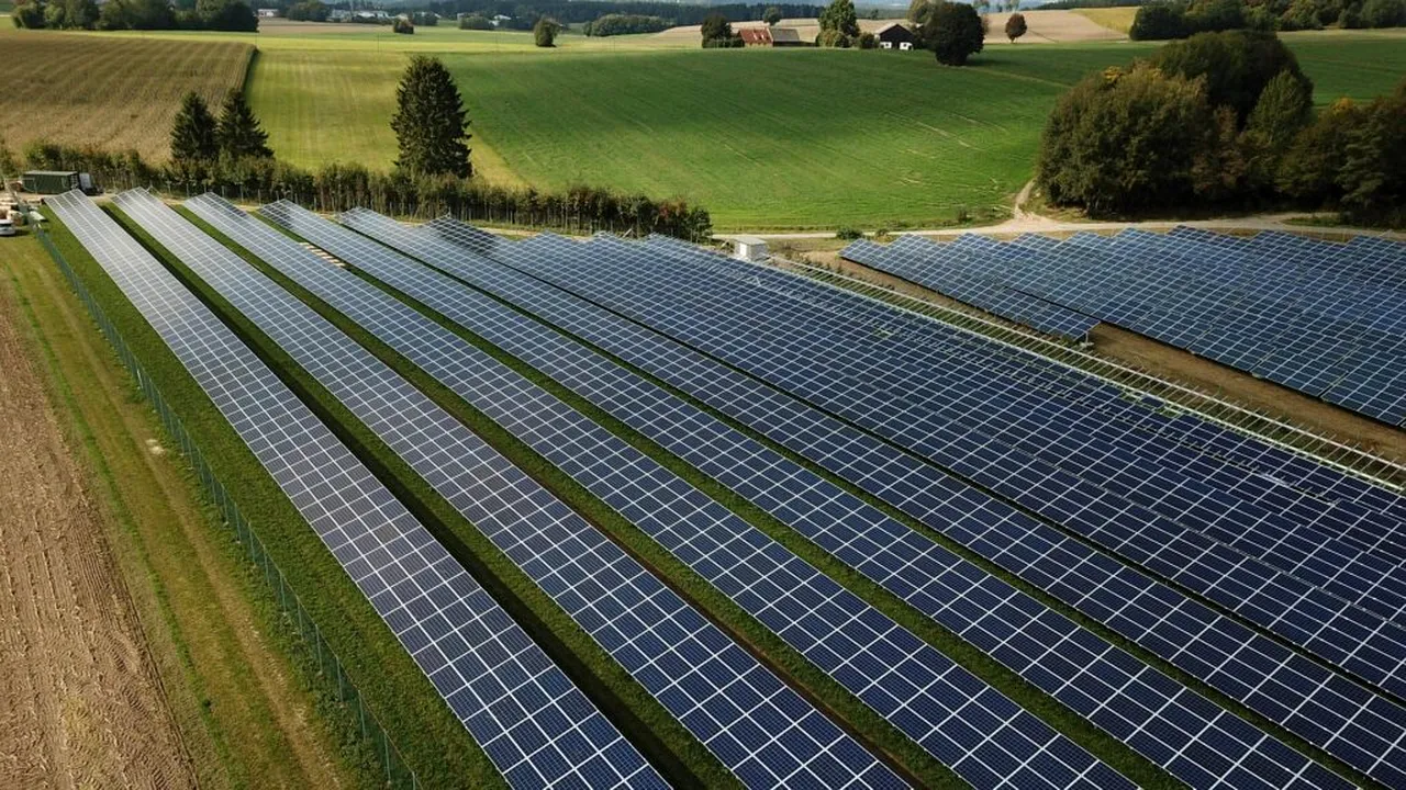 Răsturnare de situație. China ia măsuri pentru a combate excesul de producție a energiei solare