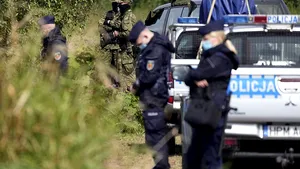 Polonia în mijlocul unui nou scandal. Amnesty International spune că ţara împinge migranţii înapoi în Belarus: 