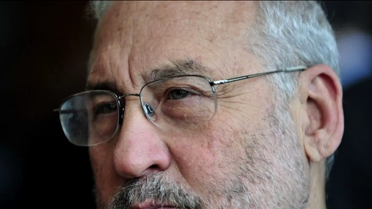 Stiglitz: Acordul zonei euro pentru Grecia poate opri extinderea crizei datoriilor