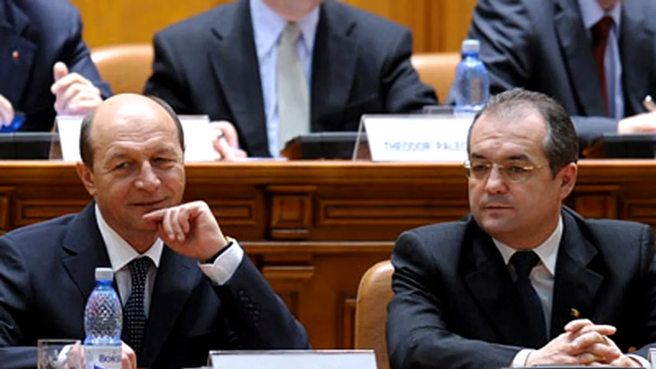 Ponta: Băsescu îşi bate joc de Boc. Îl va arunca după ce-şi termină sarcina de kamikaze