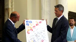 Schimb de decoraţii între Băsescu şi medaliaţii la JO