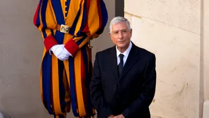 Şoferul Papei Francisc se pensionează: „Aplauze pentru Renzo şi pentru fidelitatea sa”