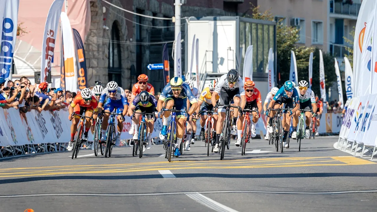Turul României: Înainte de start, cicliştii vor ţine un moment de reculegere pentru Regina Elisabeta
