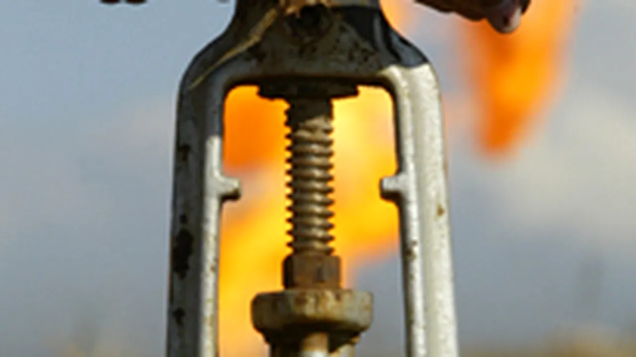 Arabia Saudită va reduce în noiembrie livrările de petrol către Europa