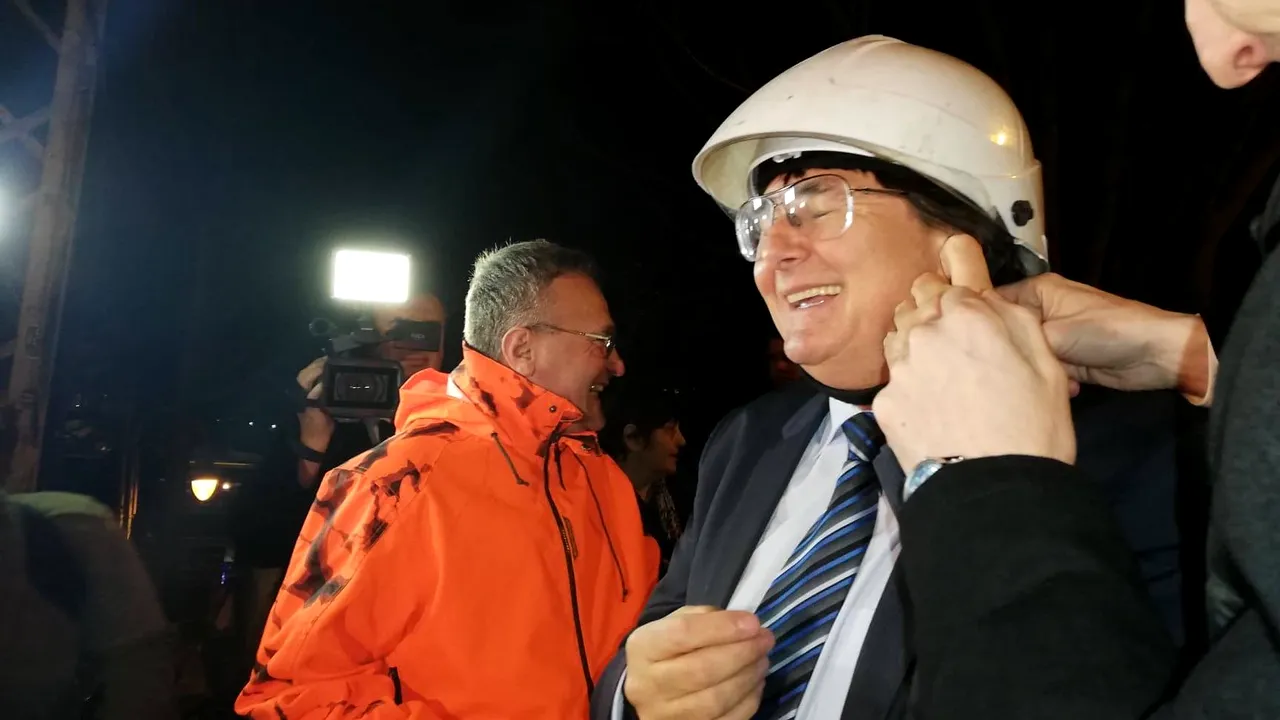 Primarul Timişoarei riscă sancţiuni uriaşe după ce a tăiat cablurile şi a lăsat oraşul fără internet şi semnal TV 