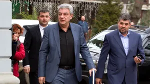 Premierul Mihai Tudose, conferinţă de presă alături de ministrul Transporturilor, Felix Stroe, înainte de şedinţa CEx al PSD: Atât timp cât mai suntem în picioare, vom da tot sprijinul pentru astfel de proiecte