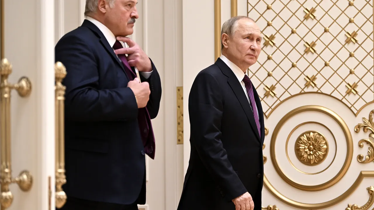 Putin anunţă că Rusia va amplasa arme nucleare tactice în Belarus 