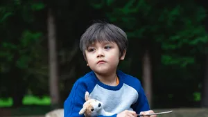 O altă faţă dureroasă a pandemiei de COVID-19. Peste 40.000 de copii din Statele Unite şi-au pierdut un părinte din cauza infectării cu SARS-CoV-2 