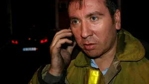 Pompierii îl apără pe prim adjunctul de la ISU Bucureşti: Şchiopu a salvat vieţi la Colectiv - FOTO