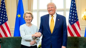 Ursula von der Leyen apără acordul cu Trump: „Moscova și Beijingul ar fi sărbătorit” în cazul unui război comercial UE-SUA