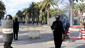 Starea de urgenţă a fost prelungită până la sfârşitul lui ianuarie 2013 în Tunisia