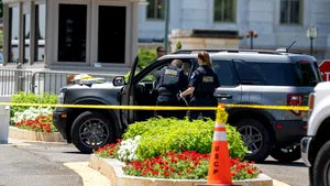 Un bărbat din California a fost arestat lângă Capitoliul SUA. Acesta avea în camionetă o ghilotină