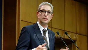 Andrei Zaharescu, purtător de cuvânt al Guvernului, a fost numit consul general la Cape Town. Atribuţiile de comunicare, preluate de Mirel Palada. Ponta A CONFIRMAT schimbarea
