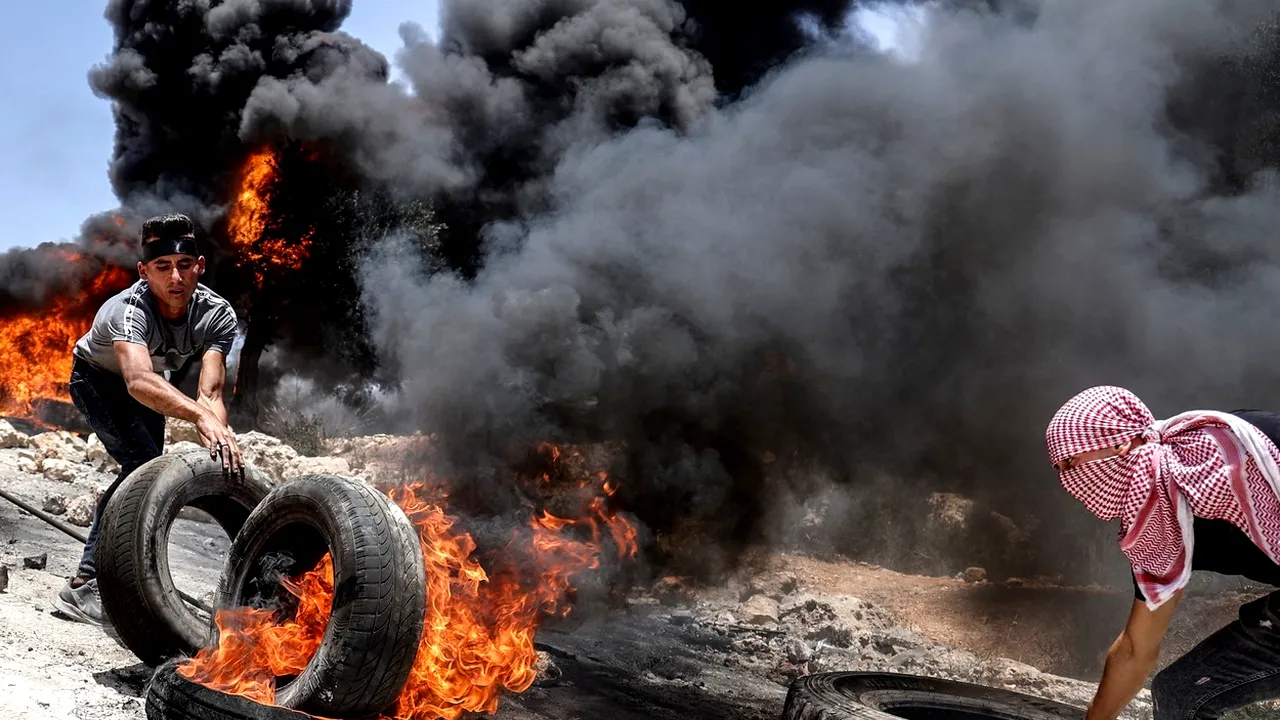 Numeroşi răniţi în Cisiordania, după violenţe între protestatari palestinieni şi armata israeliană