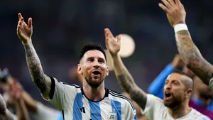 Messi sărbătoreşte meciul 1.000 al carierei cu gol şi calificare în sferturile Cupei Mondiale 