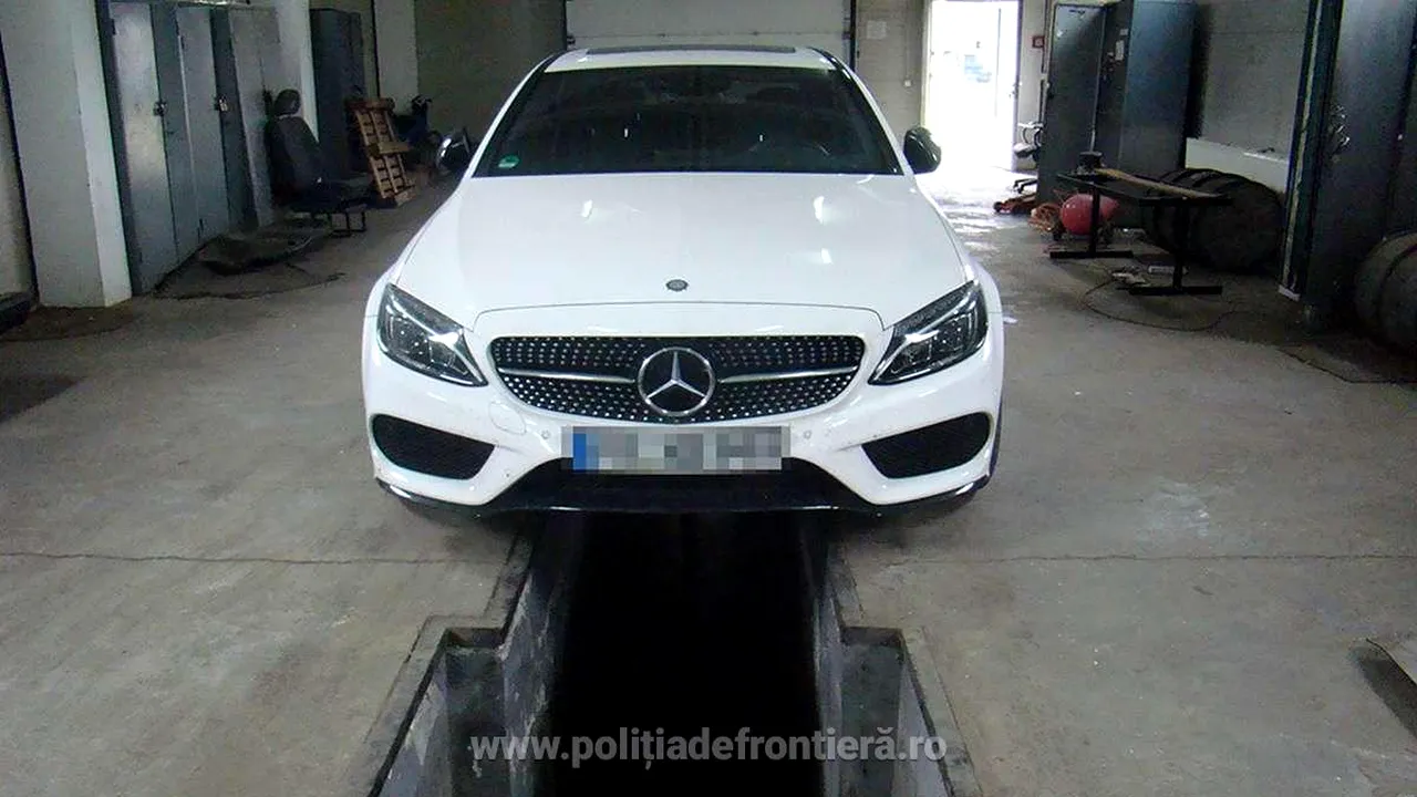 FOTO Autoturism de lux, furat din Germania, depistat de poliţiştii de frontieră români