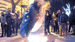 Iarna protestelor: viaţa scumpă şi grea şi regimurile cu tendinţe totalitare îi scot pe oameni în stradă în UE şi în ţările din jur
