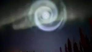 O spirală strălucitoare a fost descoperită pe cer deasupra Alaskăi