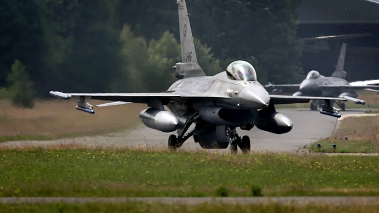 Decizia României de a achiziţiona avioane F-16 în uz stârneşte controverse
