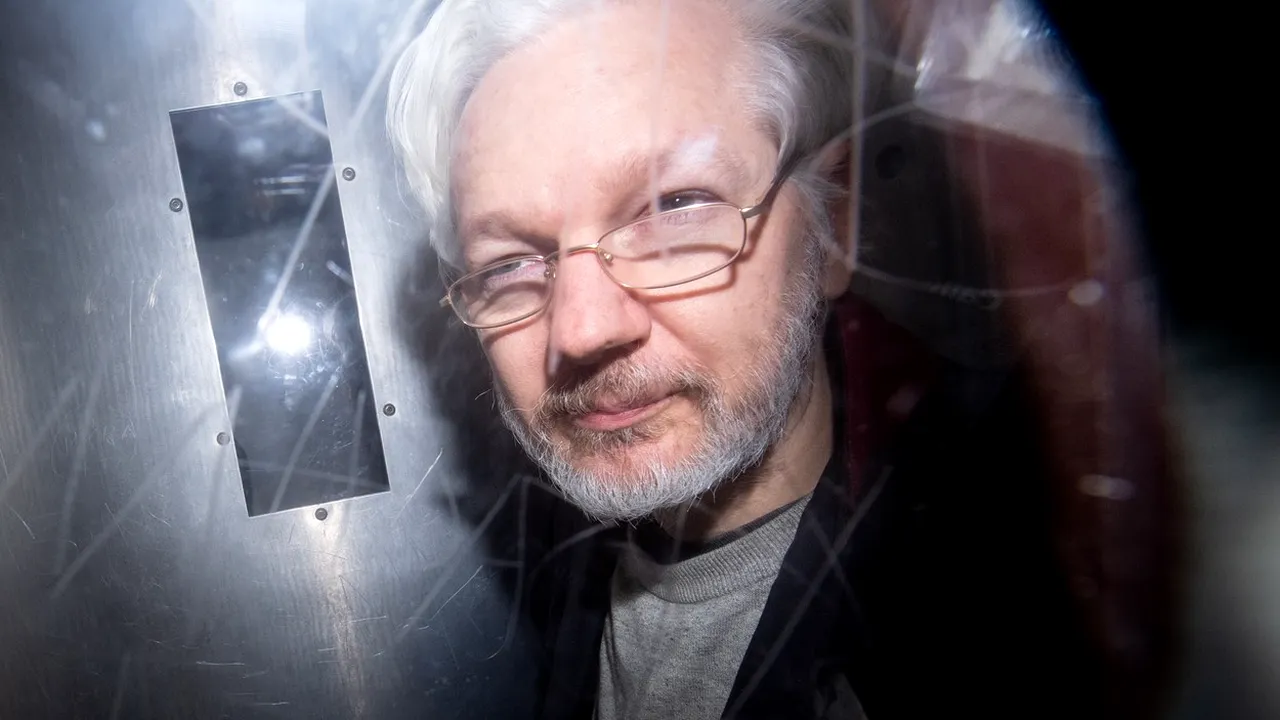 Statele Unite menţin solicitarea de extrădare a lui Julian Assange 