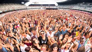 COOLTURA de WEEKEND: Festivalul Untold. Inima bate pe beat electro: DJ la platane, swing în noapte - GALERIE FOTO 