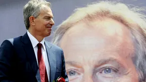 Tony Blair se întâlneşte cu nouă tineri kosovari cu prenumele Tonybler