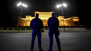 Declaraţia pe propria răspundere: Ce trebuie să completezi pentru a ieşi după ora 23? Răspunsul lui Raed Arafat