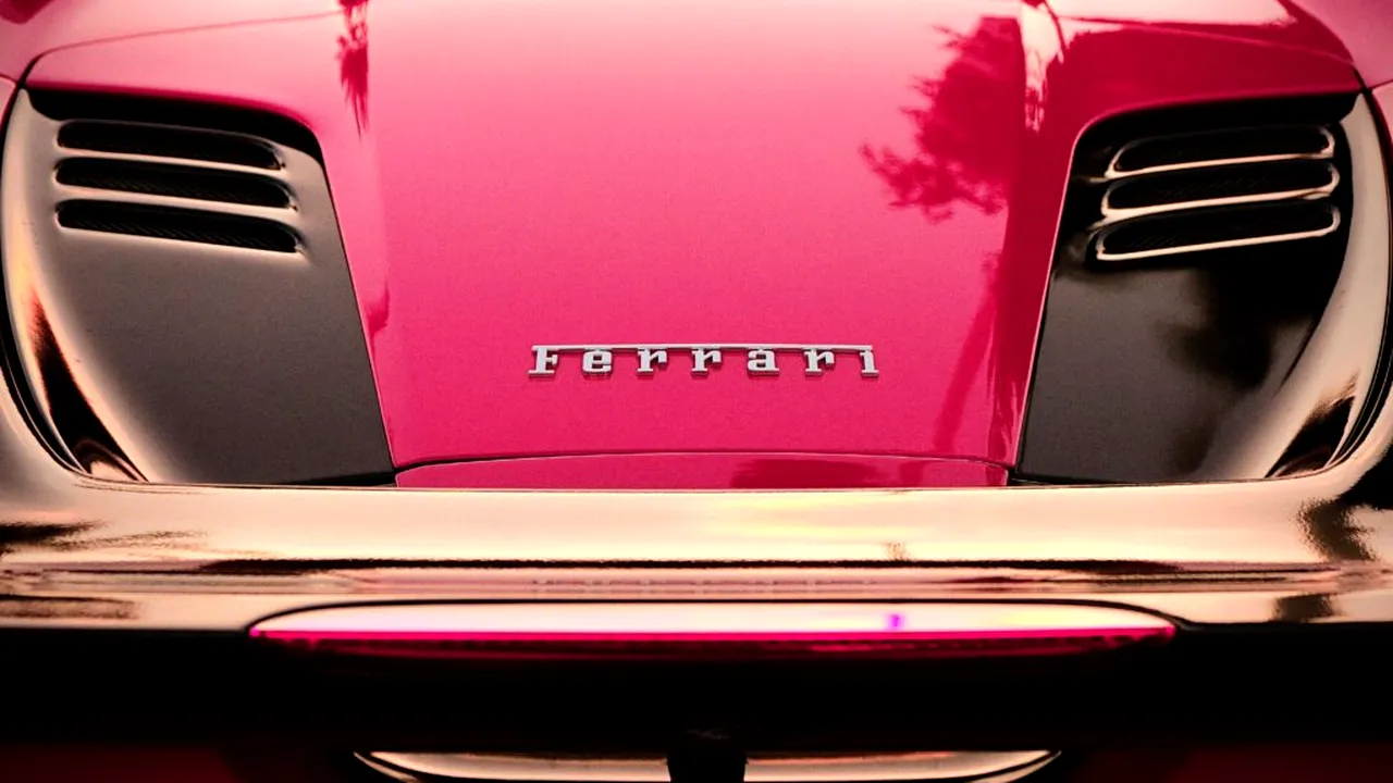 Cum a ajuns un angajat cu venit modest să aibă un Ferrari de 280.000 de euro. Ce au descoperit autoritățile italiene