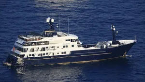 Cel mai scump „chilipir”: Un iaht de 20 de milioane de euro a trecut de la Flavio Briatore la Bernie Ecclestone pentru o treime din sumă