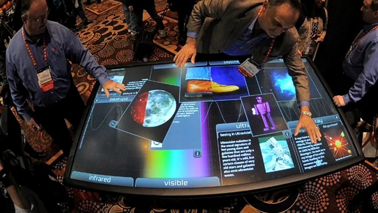 CES Las Vegas 2013: Mai subţire, mai mare, mai performant, dar fără Microsoft