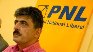 Uioreanu: România, singura ţară din lume cu trei prim-miniştri, dar care pare neguvernată