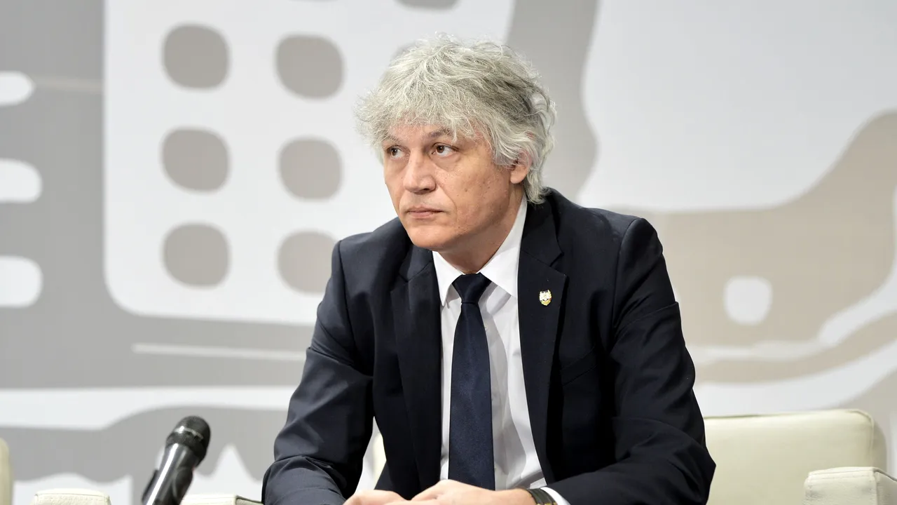 Senator PSD, mesaj către tineri: Noi nu suntem comunişti. Ieşirea în stradă, o vagabonţeală