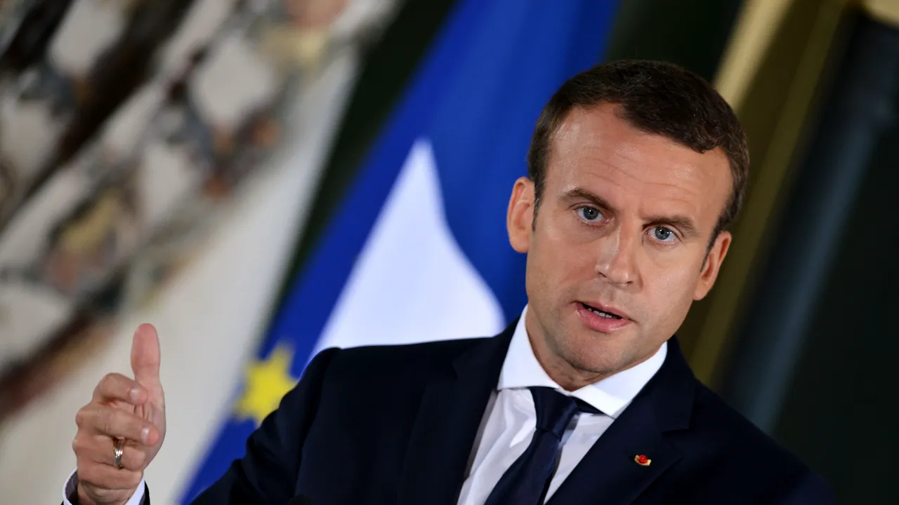 Preşedintele francez Emmanuel Macron pune securitatea naţională pe primul loc în politica externă