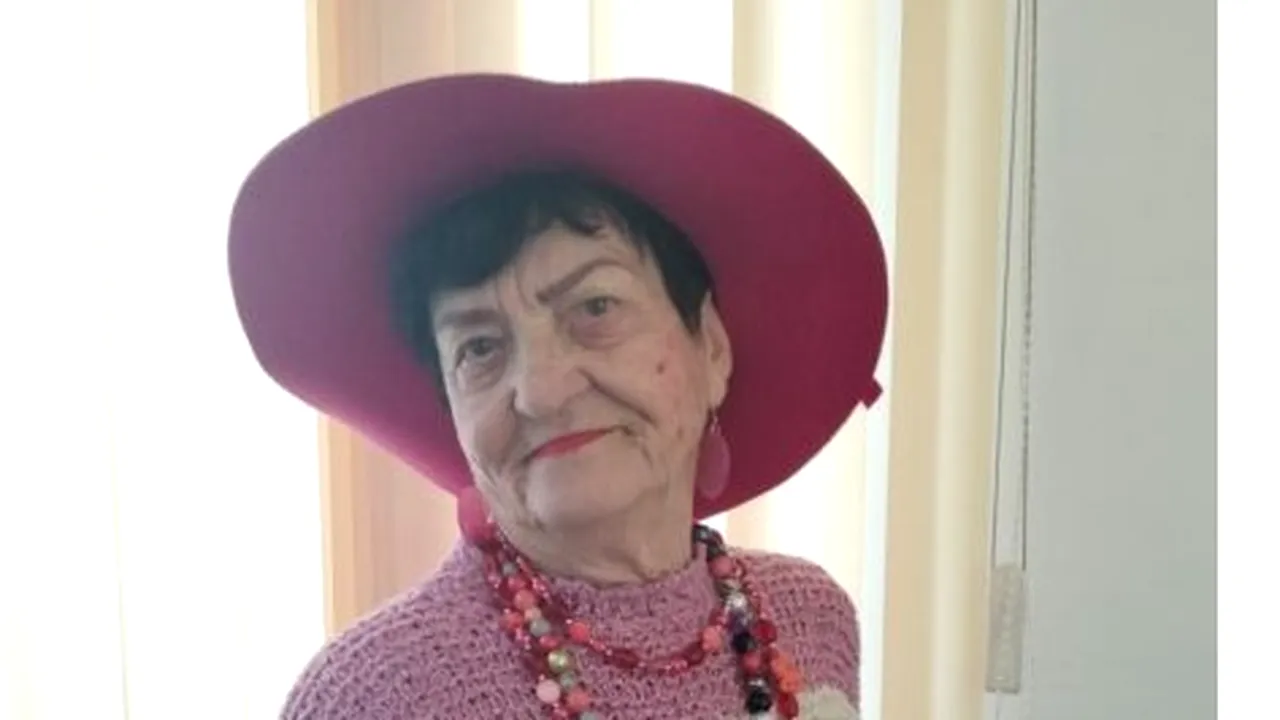 Cu o energie de invidiat, Amalia demonstrează că niciodată nu e prea târziu: studentă la 90 de ani