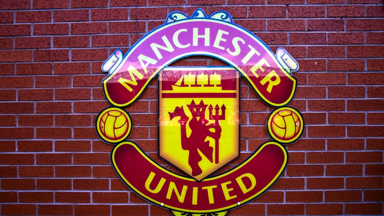 Manchester United e aproape să finalizeze primul transfer