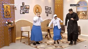 Moment inedit: Două măicuțe din Brazilia, celebre după un număr spontan de beatbox la o televiziune religioasă