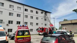 Incendiu la o garsonieră din orașul Balș