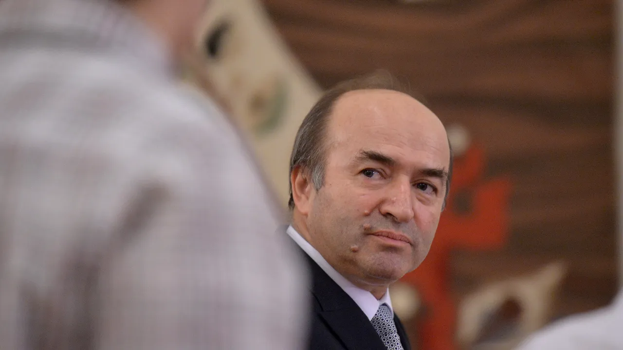 Tudorel Toader anunţă că încă nu i-a propus OUG pe completuri premierului: Probabil în termen scurt/ Ce spune ministrul despre completurile de trei judecători