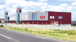 Cum s-au transformat cinci malluri ajunse în faliment / Peste 100 de centre comerciale de mici şi mari dimensiuni s-au deschis în România în ultimii 10 ani