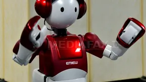 Un robot rusesc a evadat dintr-un laborator şi a dat mari bătăi de cap şoferilor