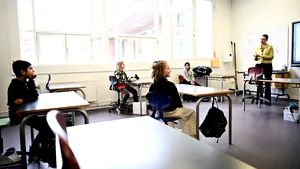 Înapoi la şcoală. Cum s-au desfăşurat cursurile în prima zi de şcoală după carantină, în singura ţară europeană care a redeschis şcolile