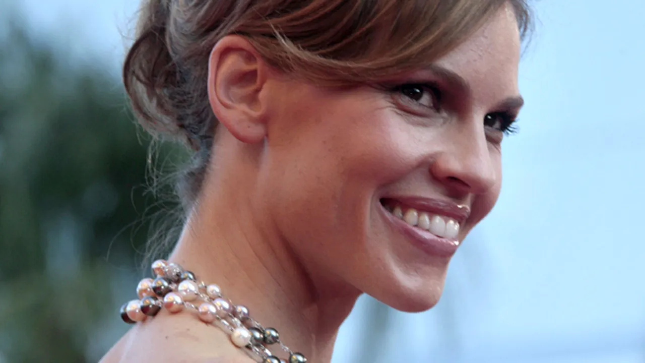 Hilary Swank este studentă la drept, într-un film inspirat din fapte reale
