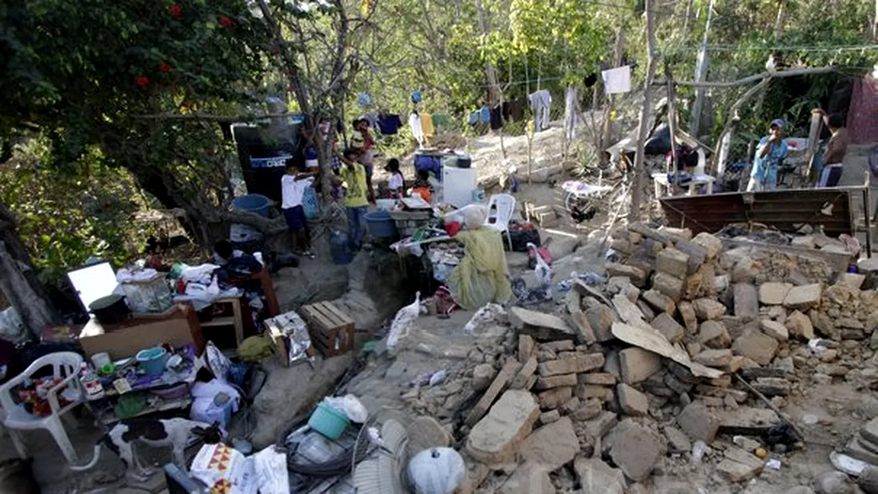 Cutremurul din Mexic: 11 oameni au fost răniţi şi 1.600 de locuinţe avariate - GALERIE FOTO