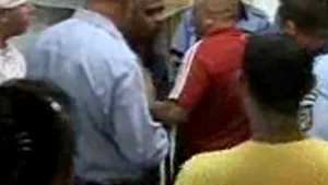 Bătaie cu bâte de baseball la un cazino din Piteşti (Video)