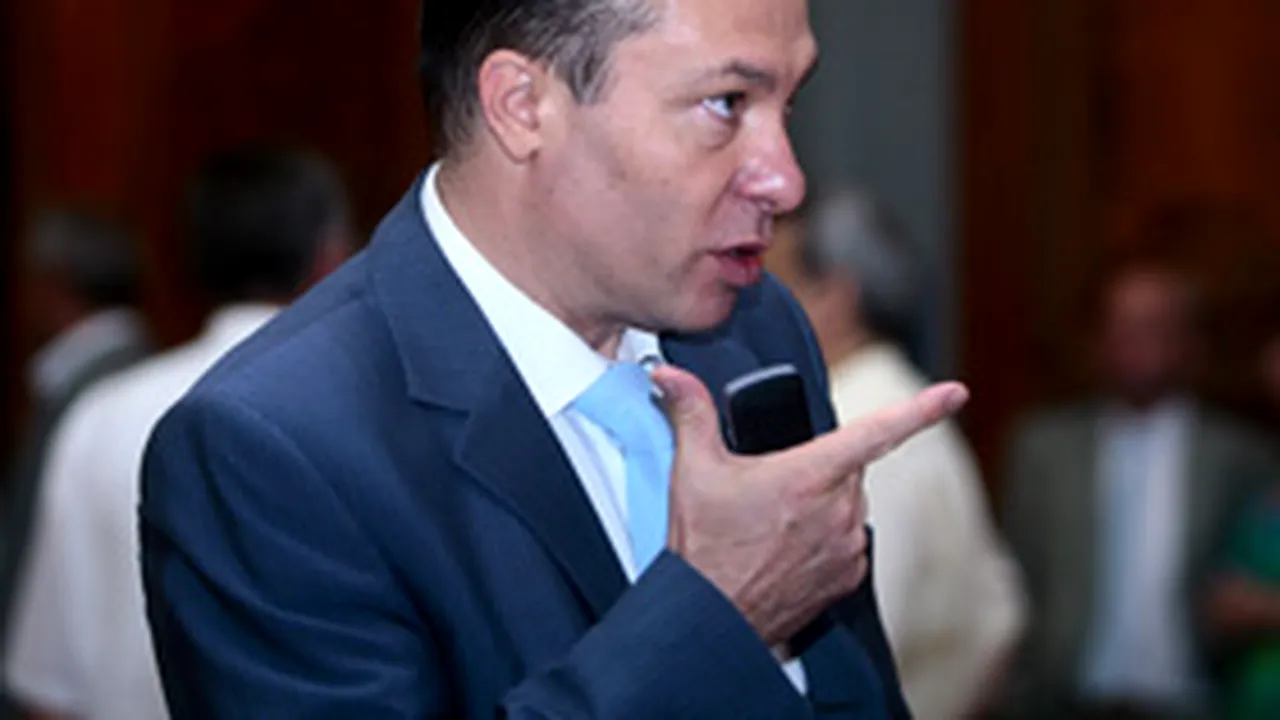 Diaconescu: Retragerea intempestivă a trupelor - semnal de neseriozitate